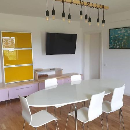 Garden Leisure Apartments Braşov Buitenkant foto